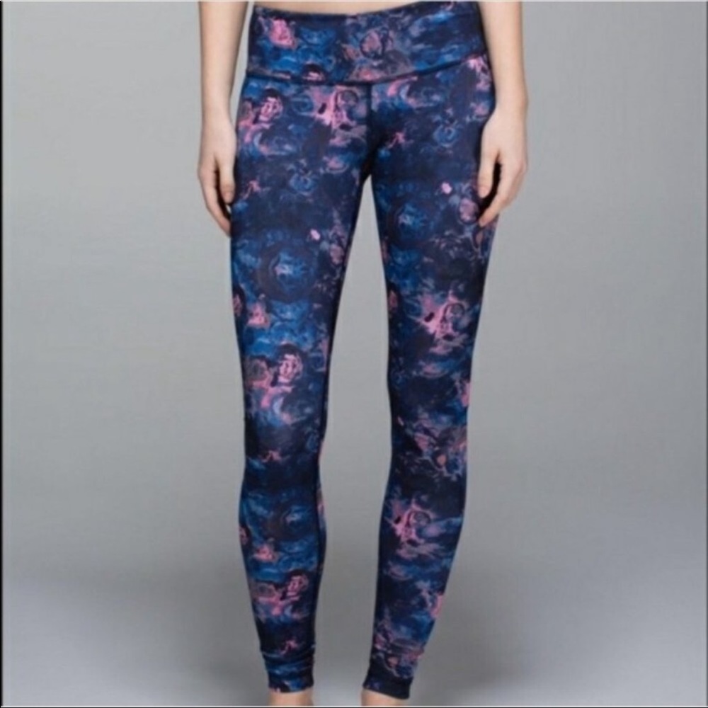 Lululemon Floral Leggings, EUC,  28”